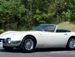 Toyota 2000GT Mobil Sport Klasik Legendaris yang Diburu Kolektor, Pernah Dipakai ‘James Bond’
