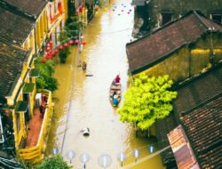Banjir Besar di Vietnam: 90 Orang Meninggal, 12 Dilaporkan Hilang