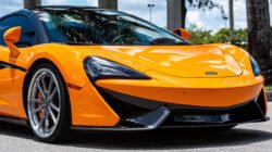 SUV McLaren