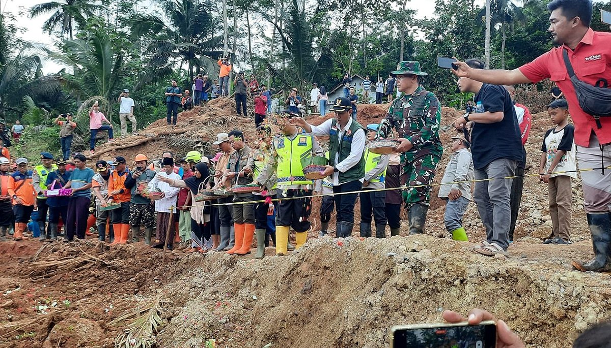 longsor cibeunying cilacap