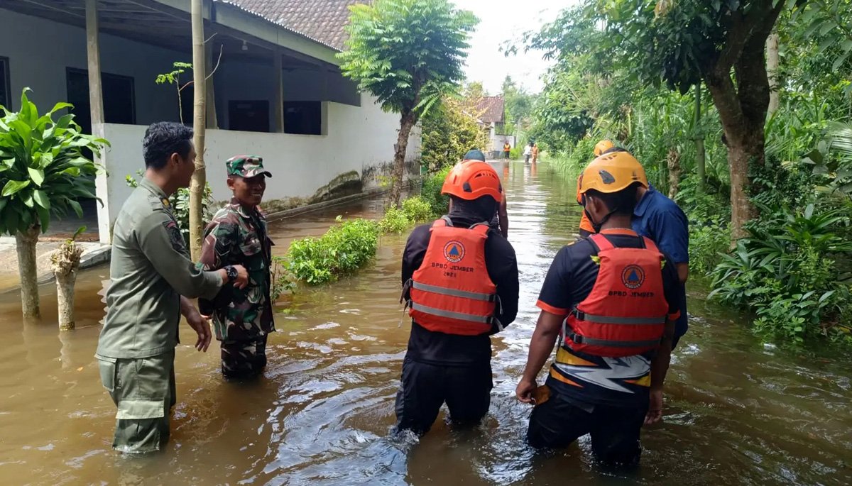 banjir angin kencang